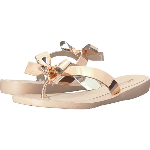 Guess Women's TUTU9 Flat Sandal, gold - Picture 2 of 3